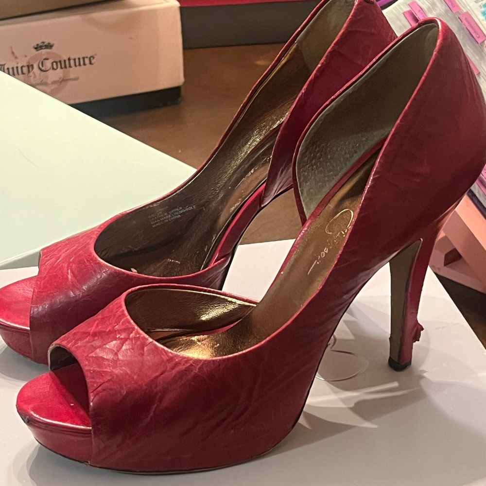 Cherry red Jessica Simpson